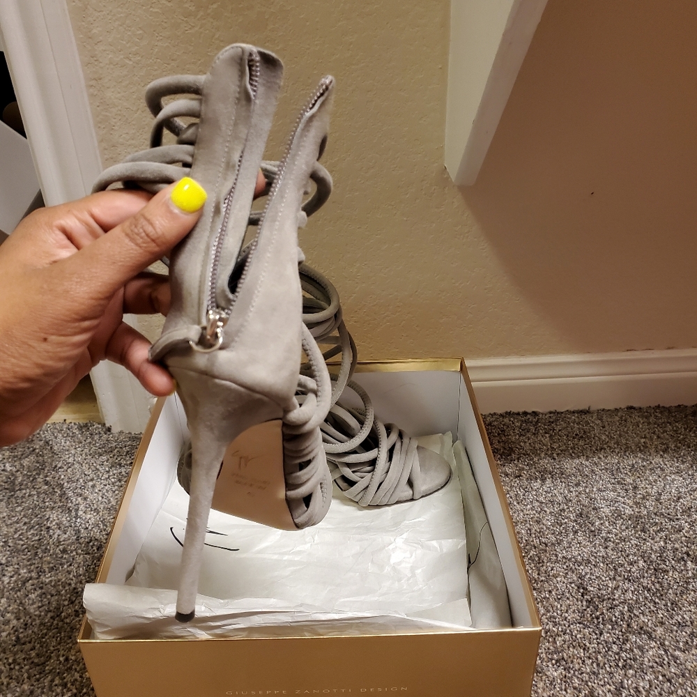 Shoes - Picture 4 of 16